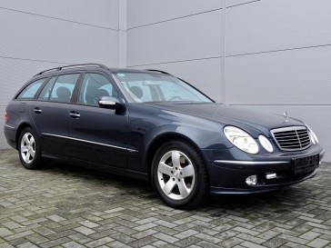 Youngtimer Mercedes E320 Combi Avantgarde - 2e Eigenaar - 139.000 Km - €12.995,-