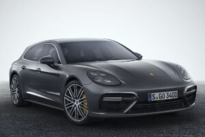 Een Porsche Panamera Sport Turismo importeren