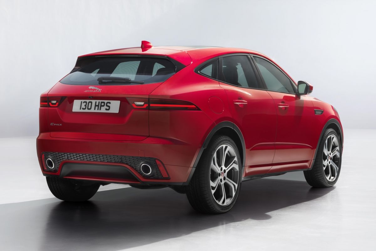 Wk 10 Jag E Pace Achter