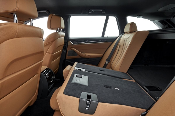 Wk 36 BMW 5 Touring Achterbank